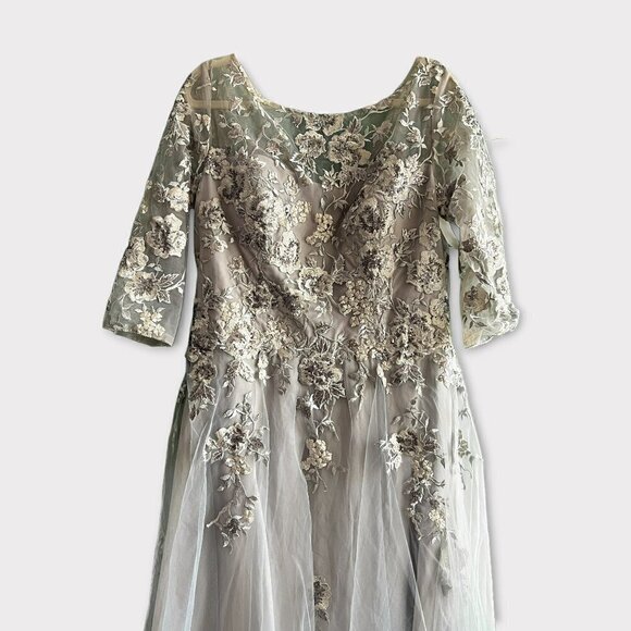 La Femme Long Sleeve Dazzling Tulle Gown #29825 Size 14 - Picture 4 of 8